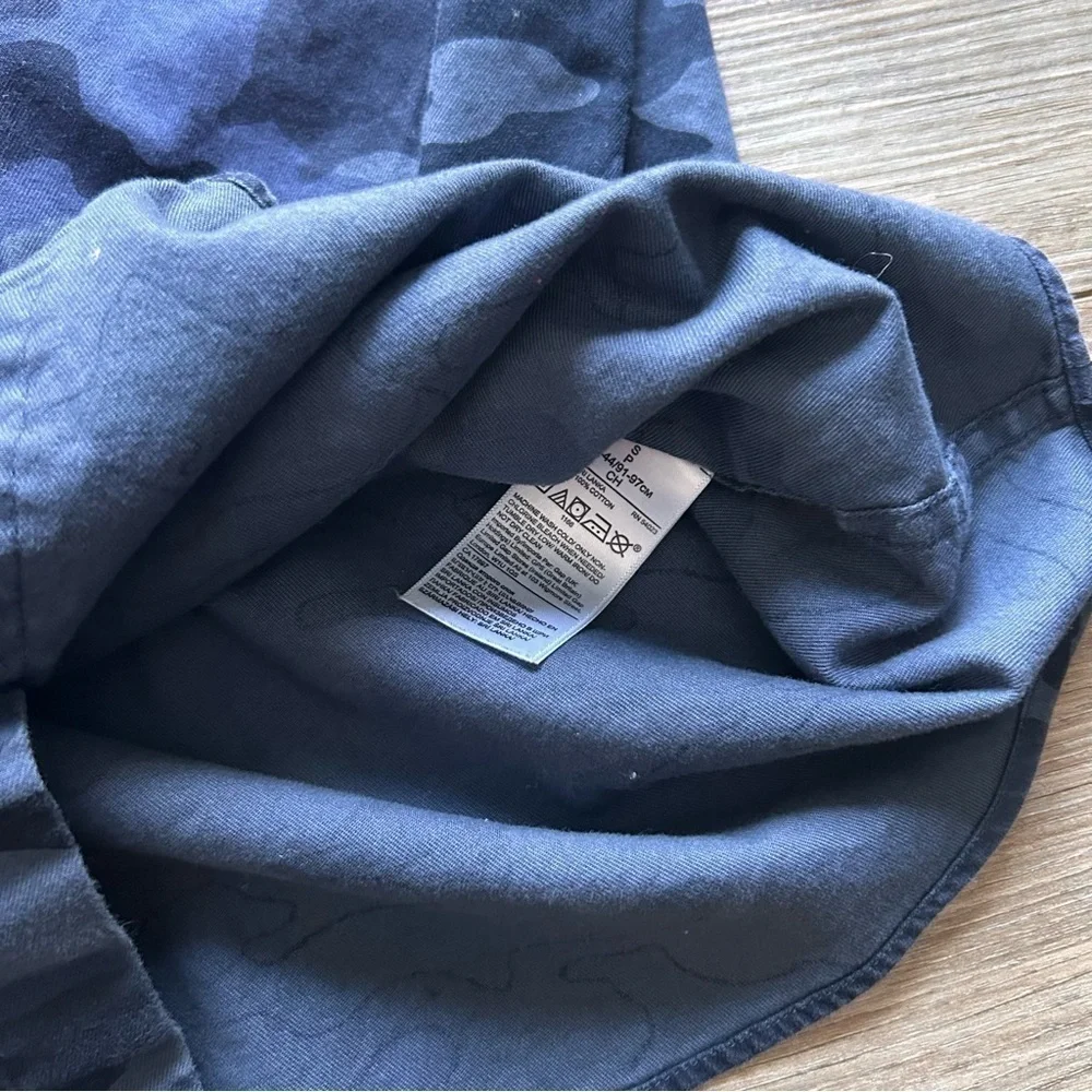 Banana Republic | Luxe Flannel Blue Camo Slim Fit Button Down Shirt (Small)